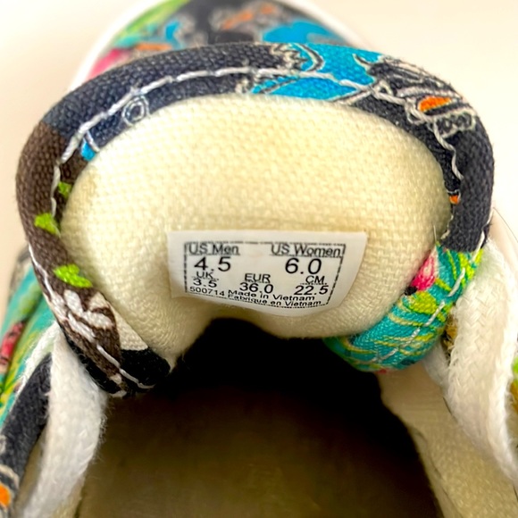 VANS•FLAMINGO•PIRATE SKULL•DINOSAUR•WOMENS 6 / MENS 4.5 - Picture 6 of 8